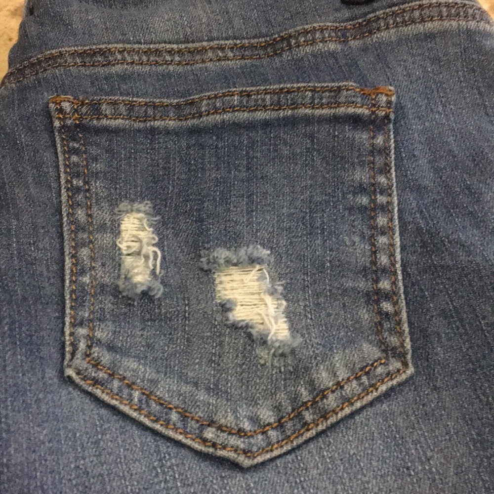 shorts . - Picture 2 of 4